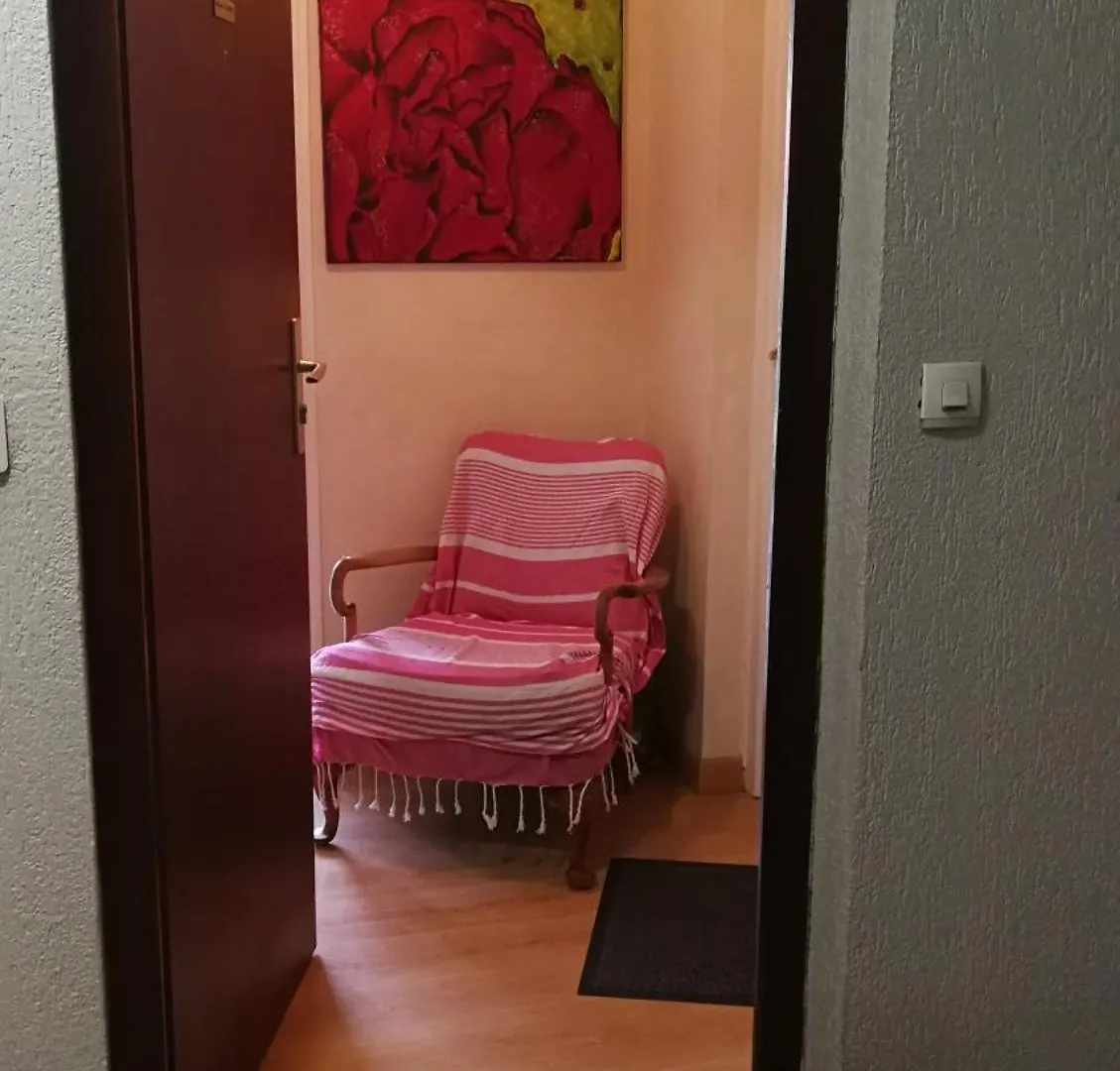 Nine Annecy Apartment Homestay